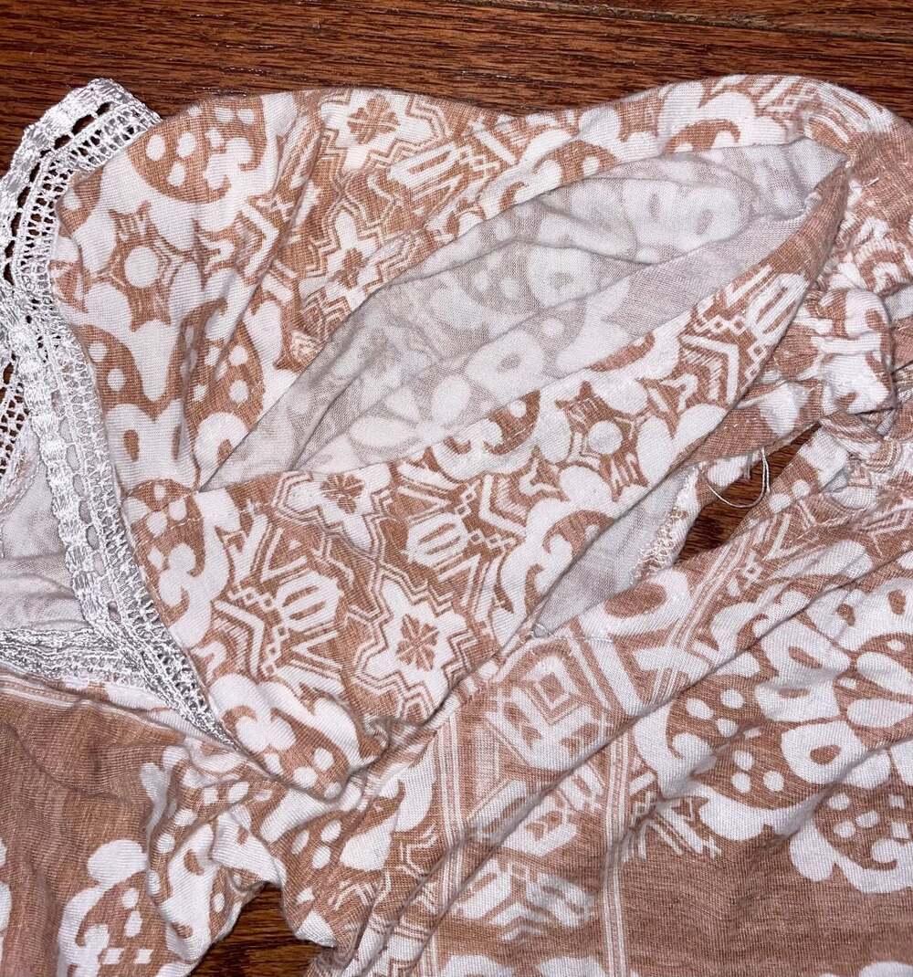 Y2K Boho Coquette Floral Lace Flutter Sleeve Peasant Top - Picture 5 of 8